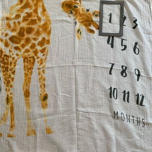 Modern Baby | Giraffe Monthly Milestone Blanket
